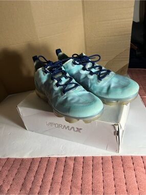 Nike Kids Aqua and Navy Vapormax Sneakers